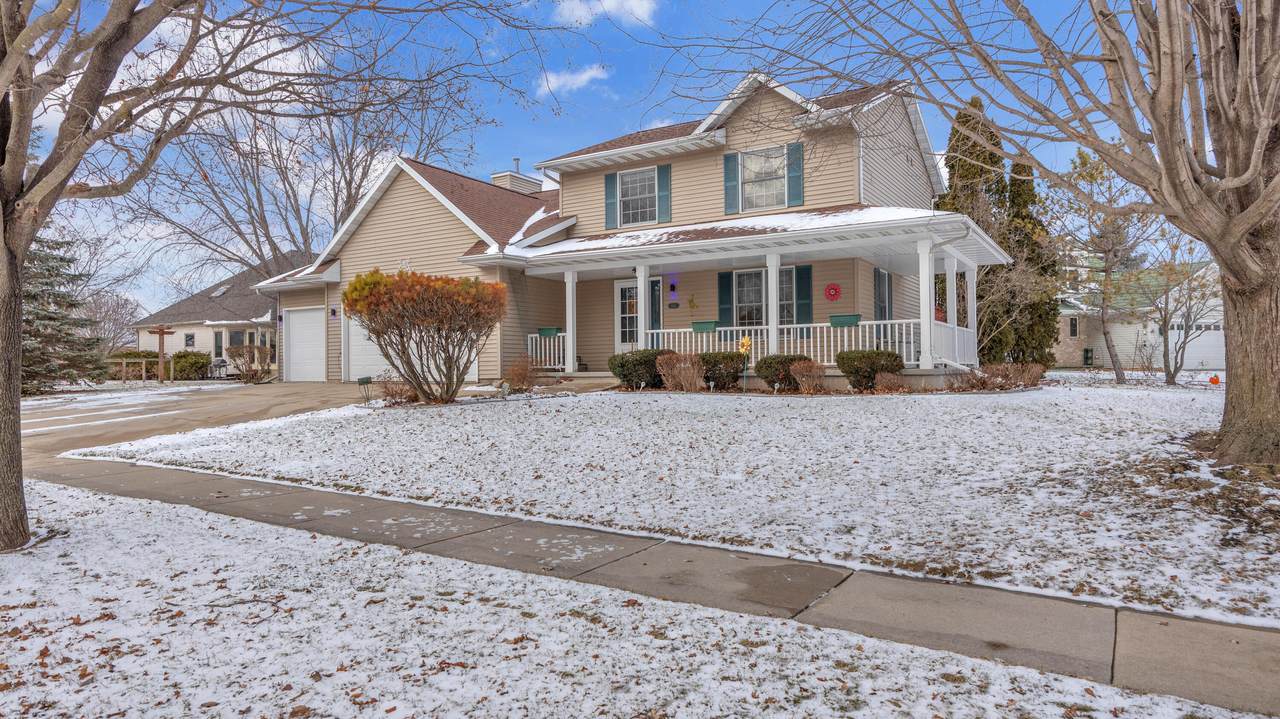 1145 Carriage Cir - Photo 1
