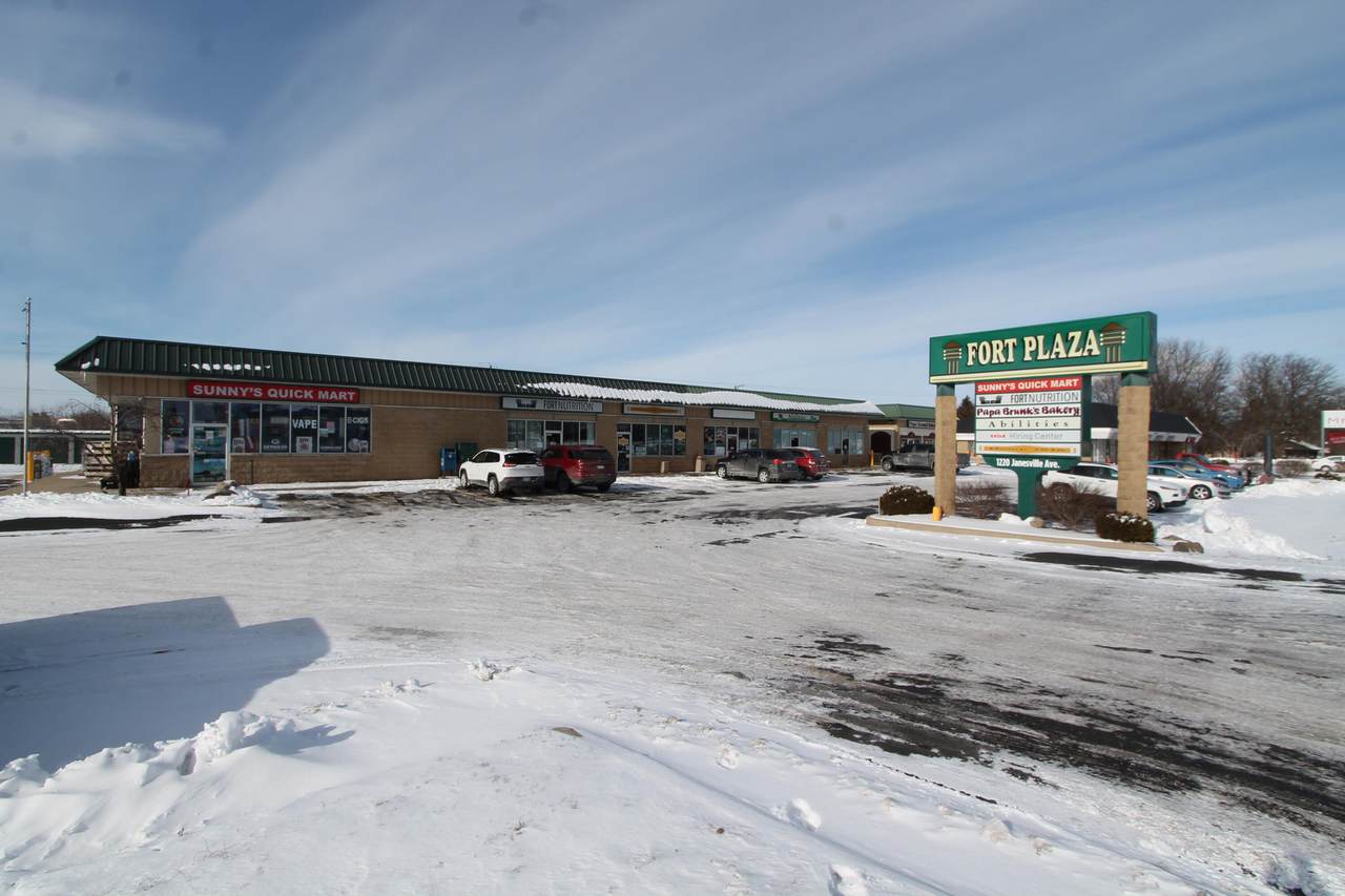 1220 Janesville Ave - Photo 1