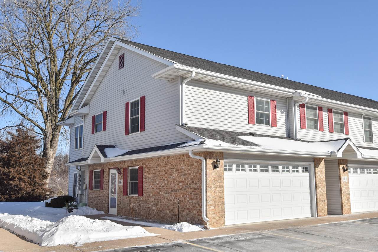 326 Kettle Moraine Dr - Photo 1