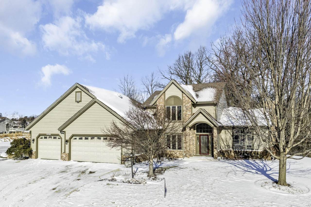 N65W15278 Blue Heron Dr - Photo 1