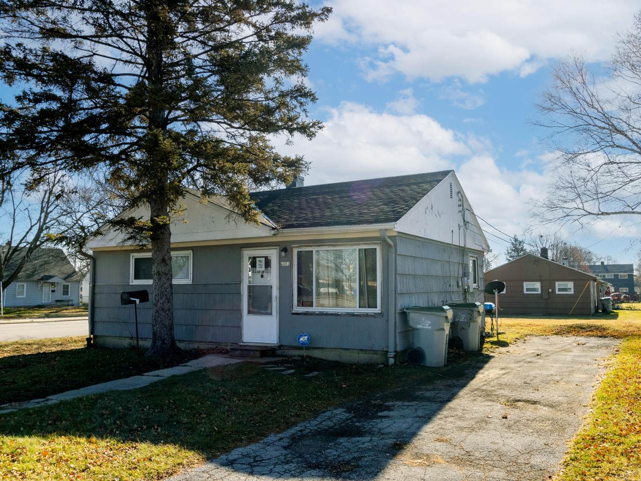 6001 Carmen Ave - Photo 1