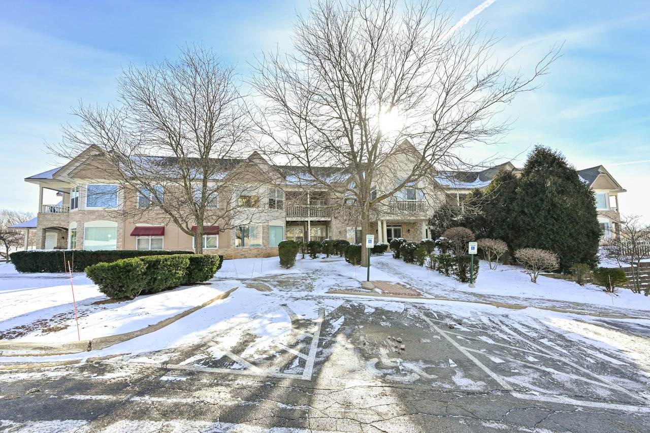 7045 Riverwood Blvd - Photo 1