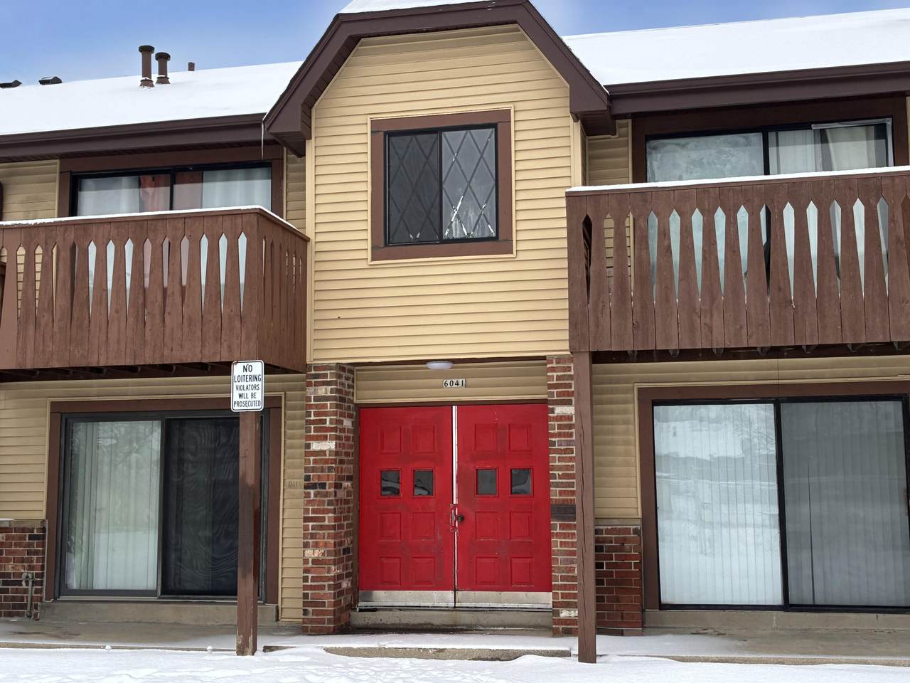 6041 Port Ave - Photo 1