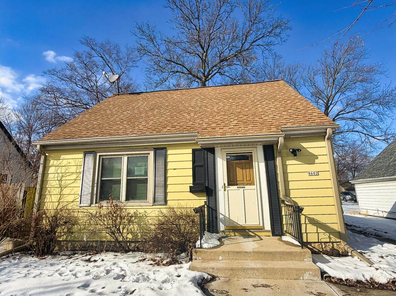 8602 Beloit Rd - Photo 1