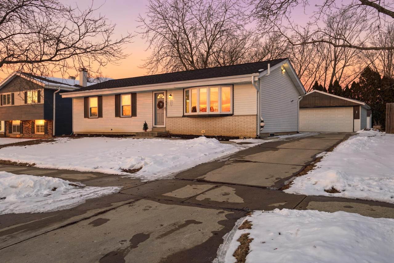 3060 Stonefield Dr - Photo 1