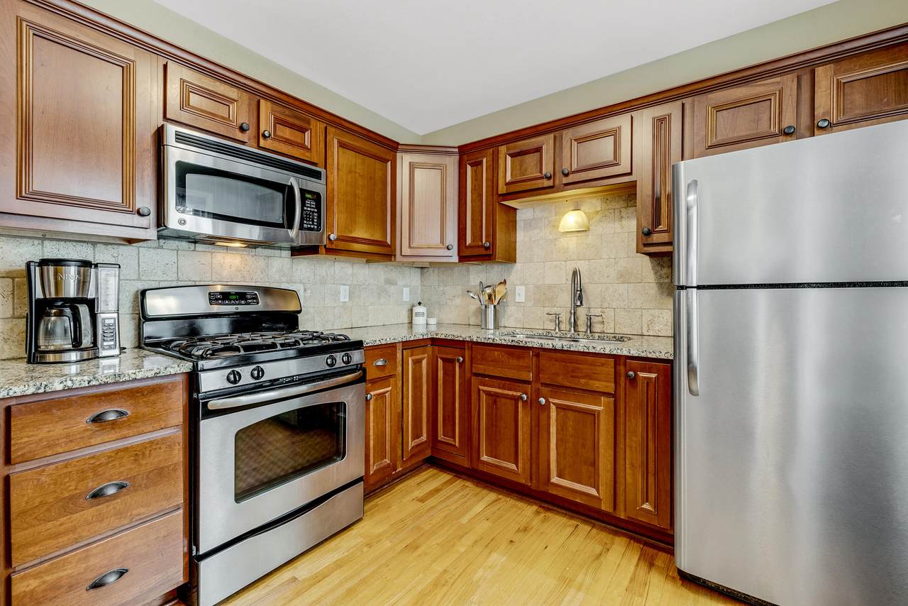 3602 Whitnall Ave - Photo 1