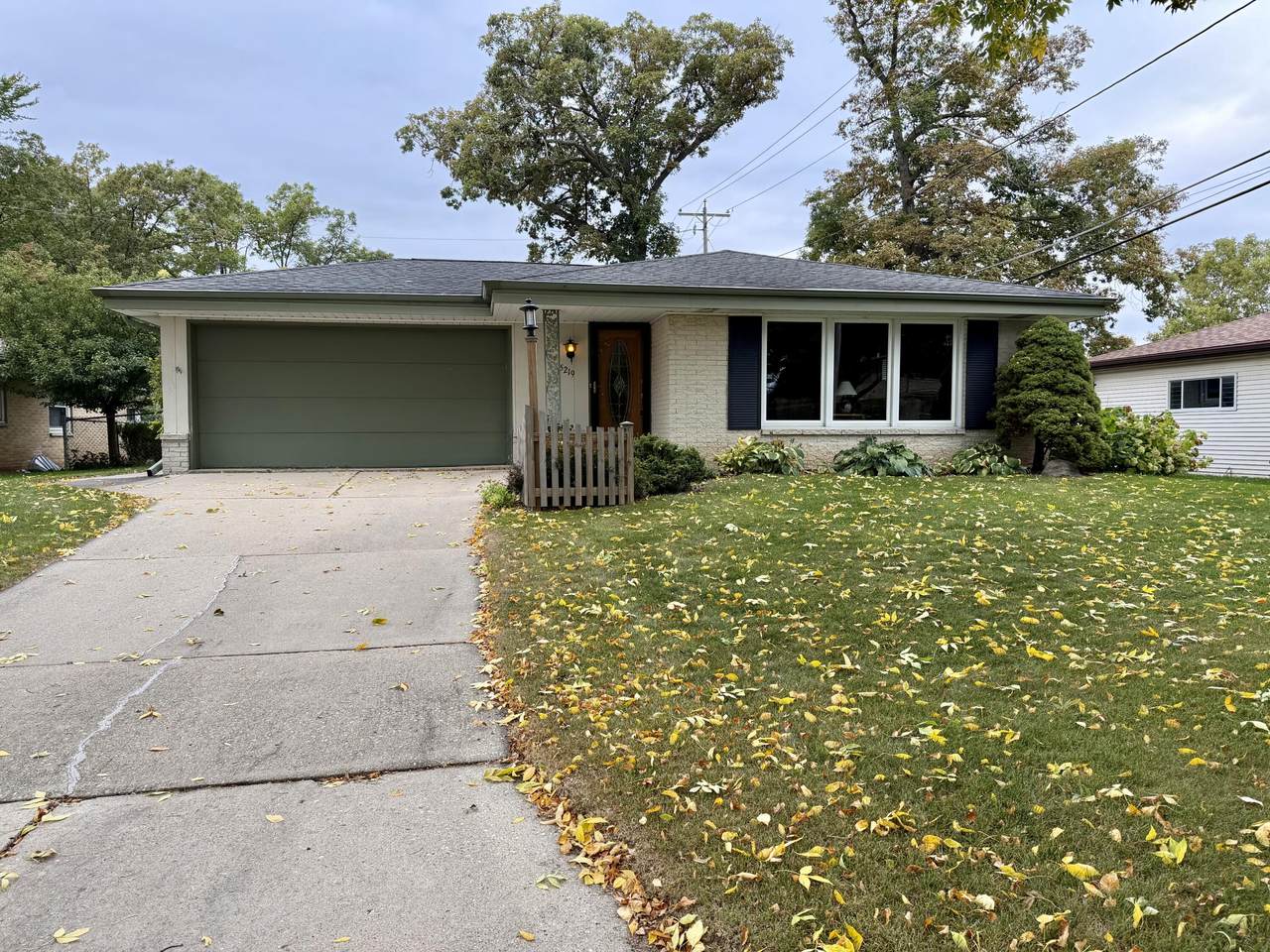 5219 7th St - Photo 1