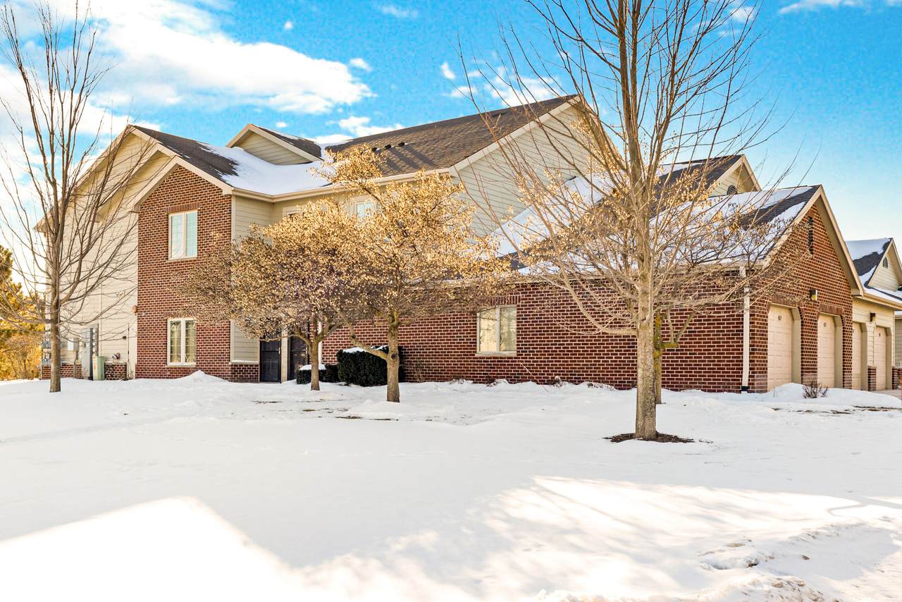 4869 Forest Ridge Dr - Photo 1
