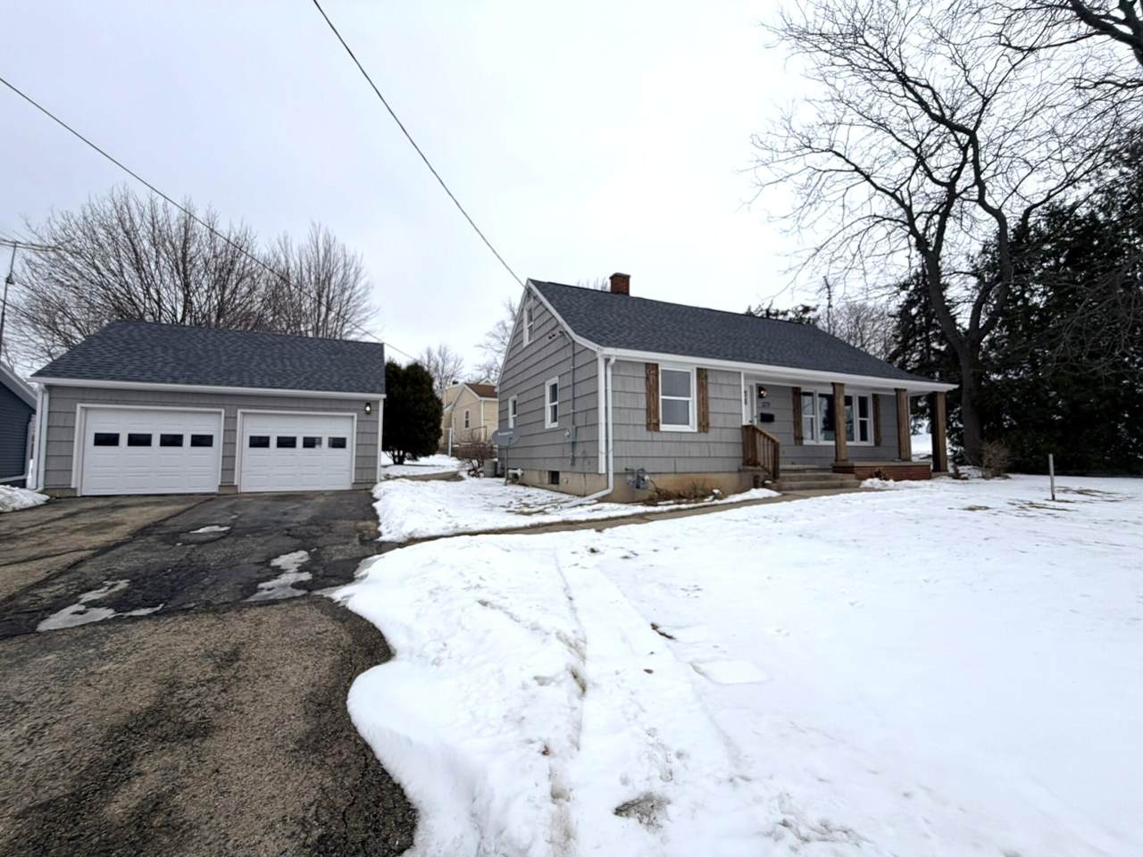 377 Evergreen Dr - Photo 1