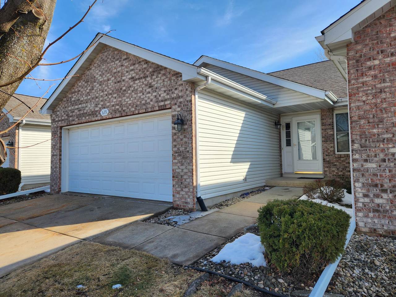 635 Cardinal Way - Photo 1