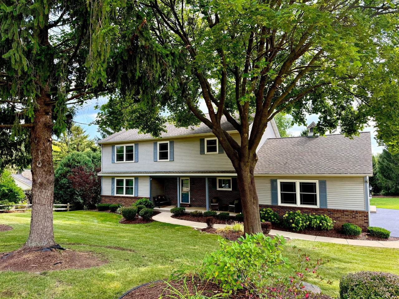 3655 99th St - Photo 1