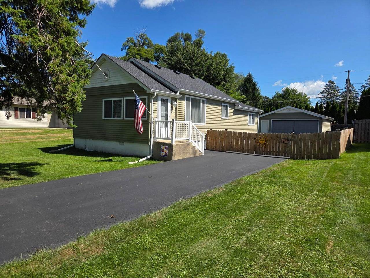 2816 Mabie St - Photo 1