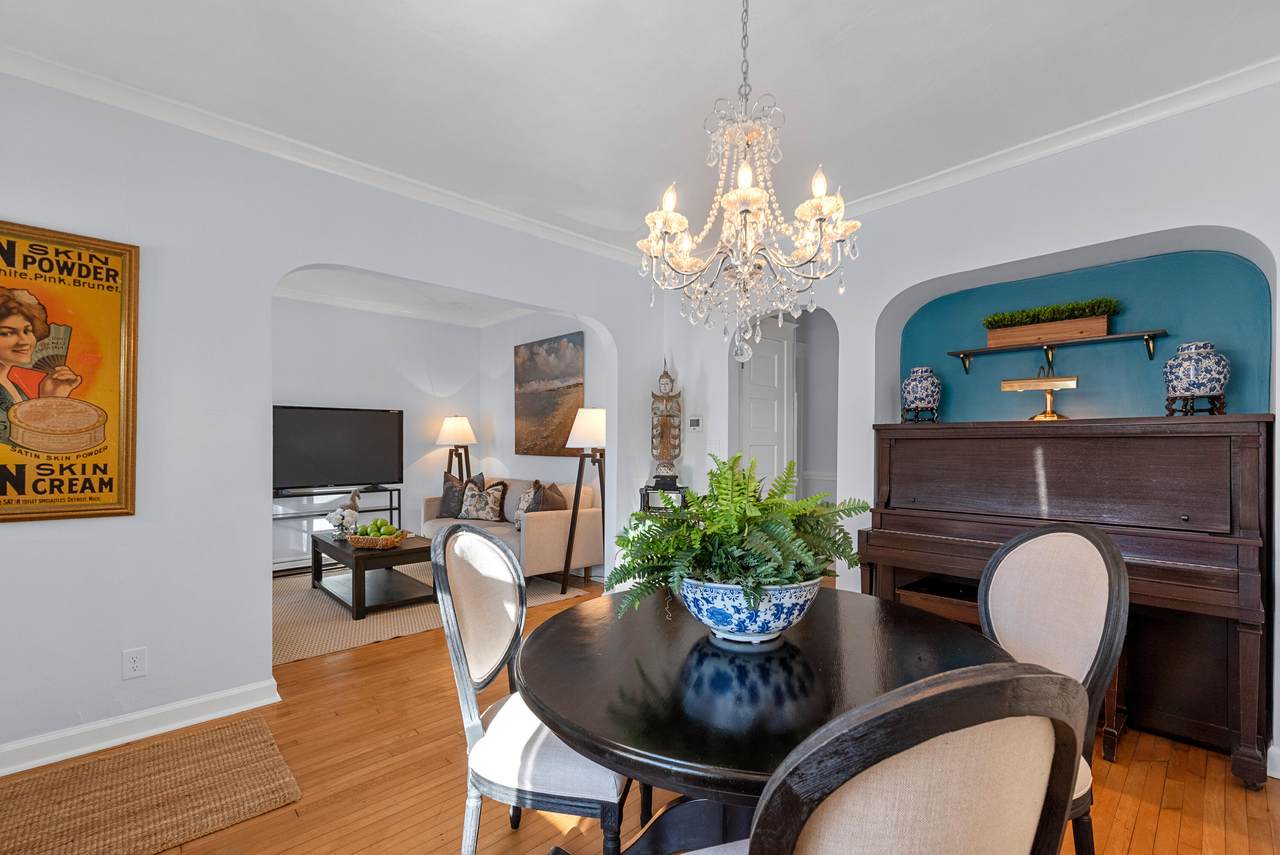 1926 Bennett Ave - Photo 1