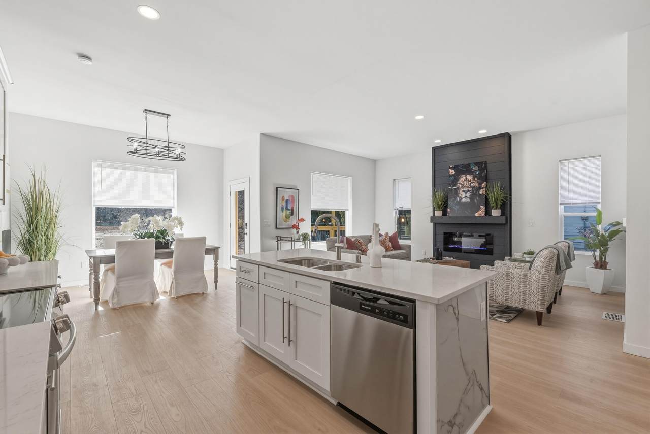 4013 Parkland Ave - Photo 1