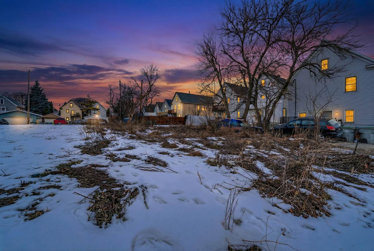 1917 19th St - Photo 1