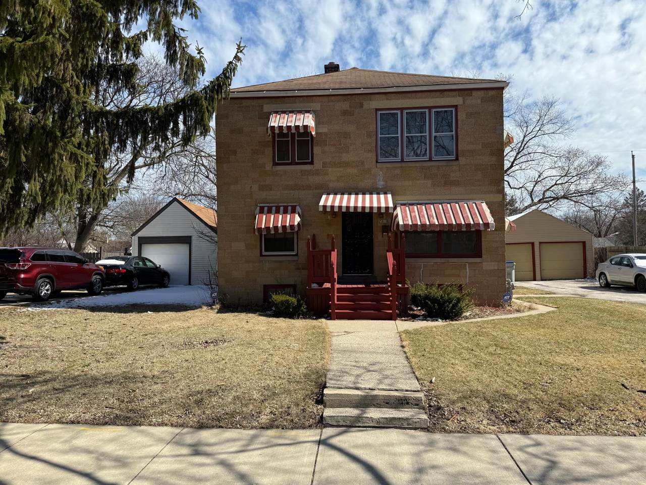 5010 49th St - Photo 1