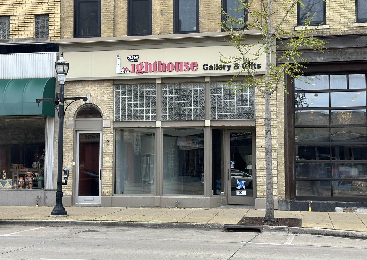 306 Main St - Photo 1