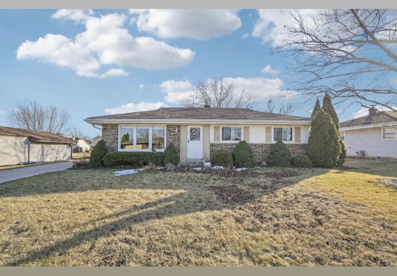 395 Oak Ln - Photo 1