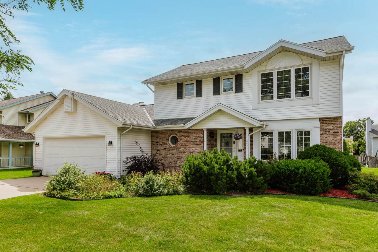 621 Mary Ln - Photo 1