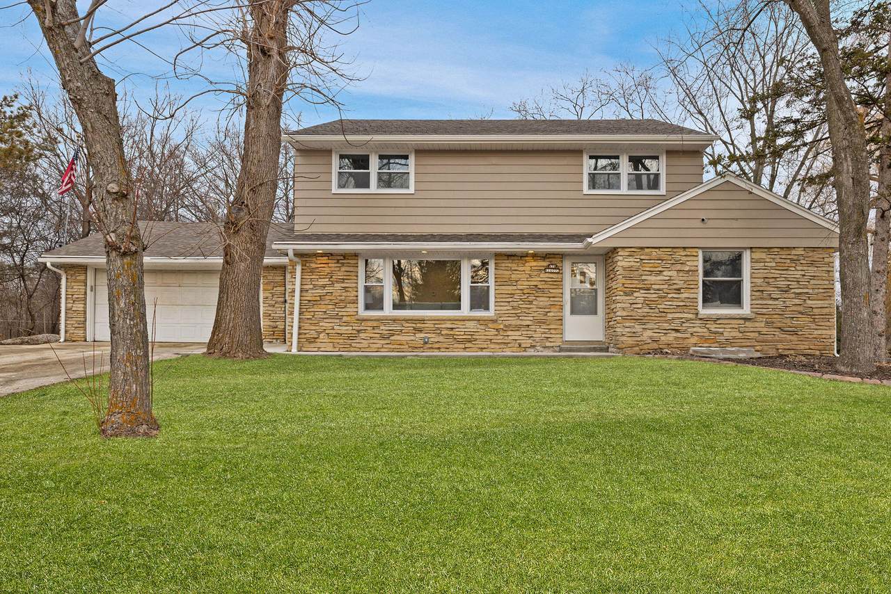 N76W14092 Appleton Ave - Photo 1