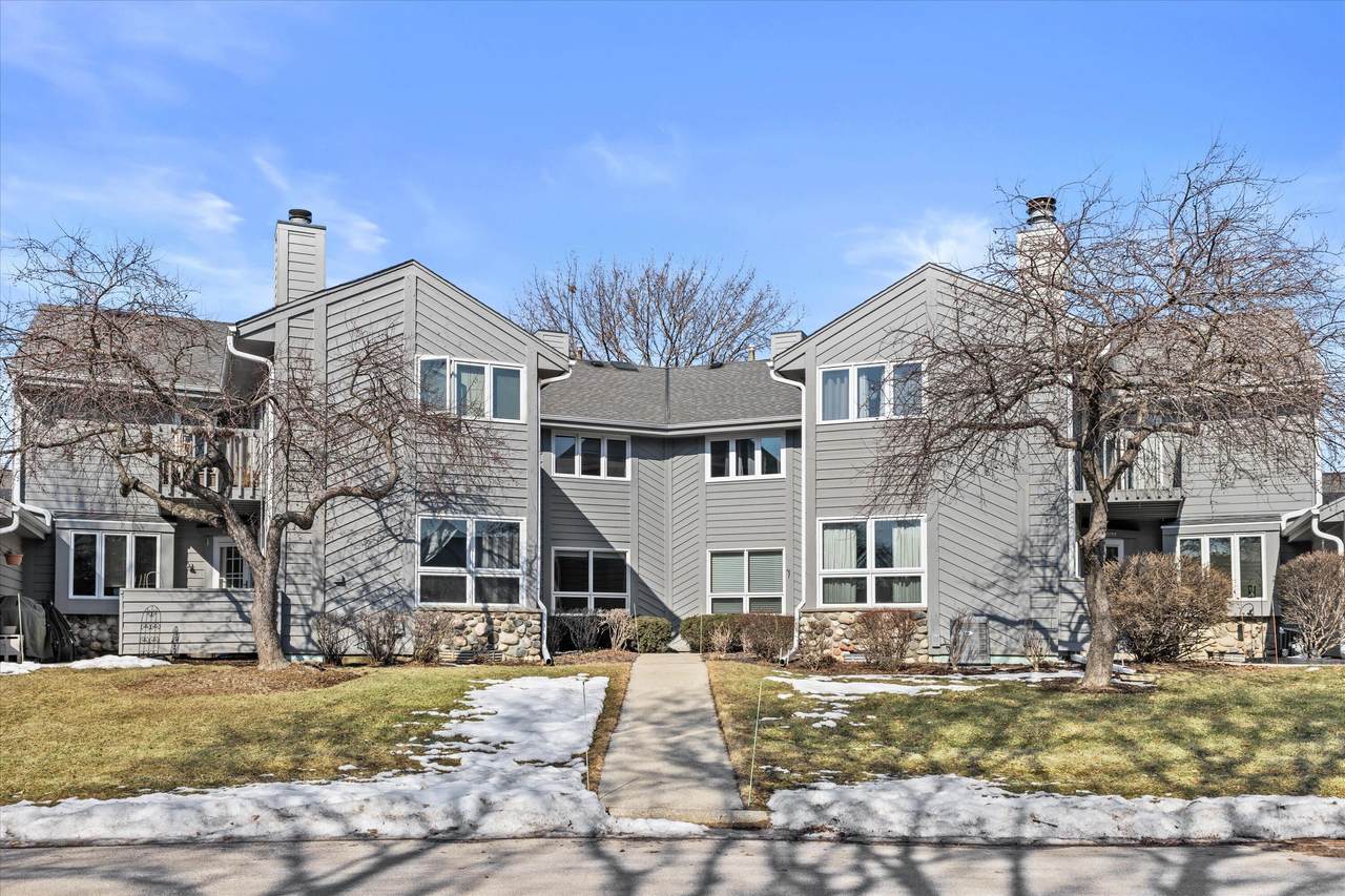 15634 Brook Dr - Photo 1