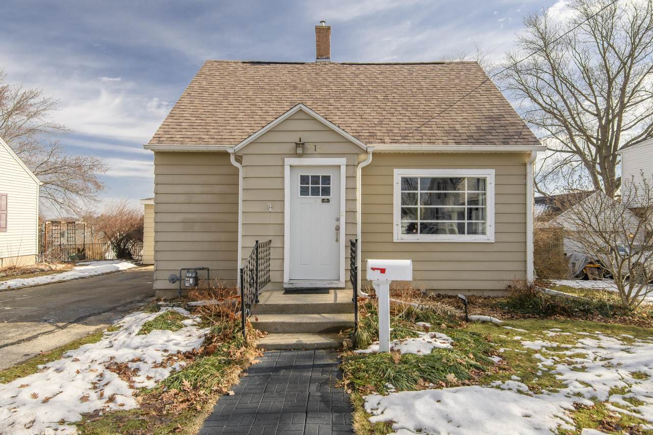 217 Fremont St - Photo 1