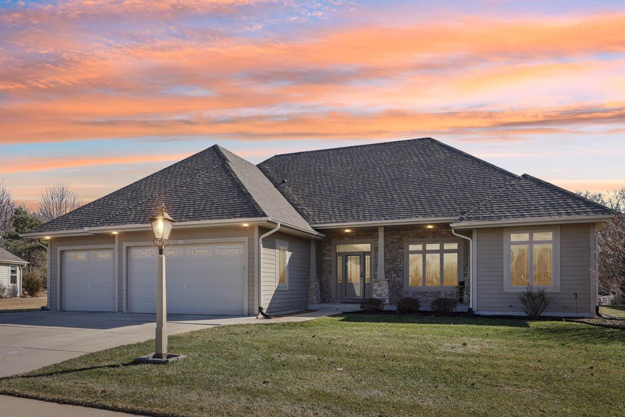 987 Prairieview Cir - Photo 1