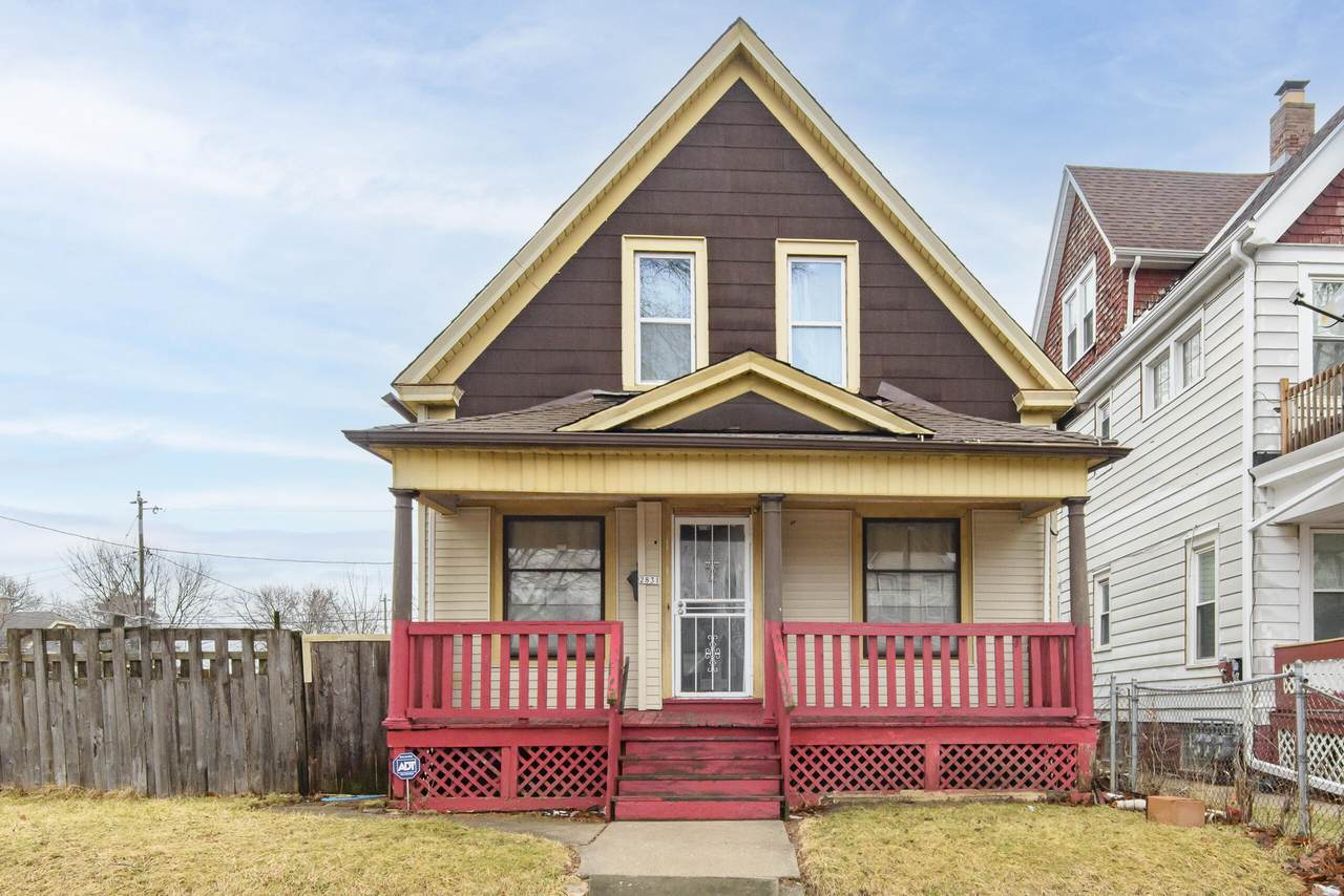 2831 25th St - Photo 1