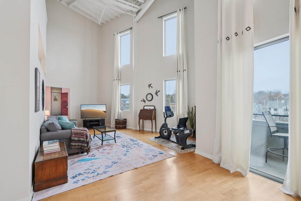2080 Commerce St - Photo 1