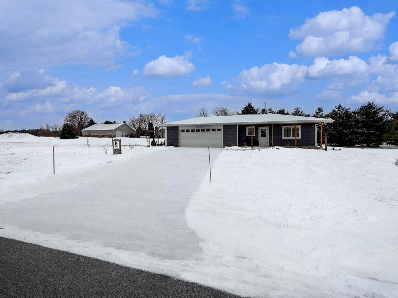 90 Mcdermott Ct - Photo 1