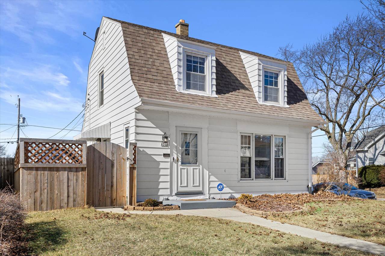 4201 2nd St - Photo 1