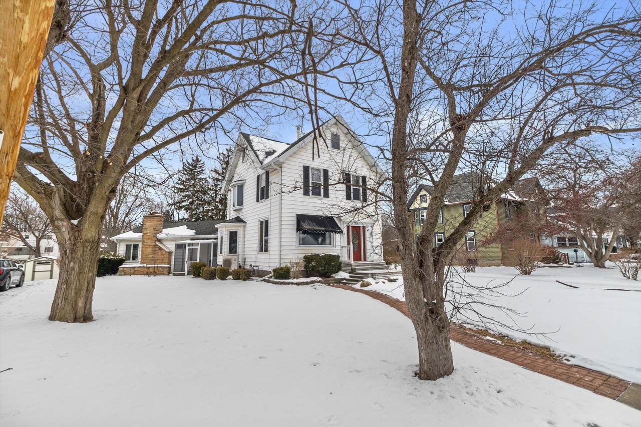 224 Fremont St - Photo 1