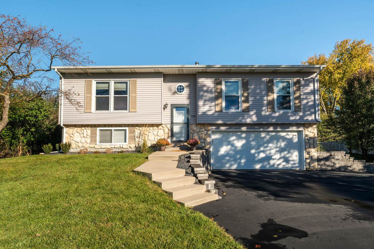 124 Monroe Ave - Photo 1