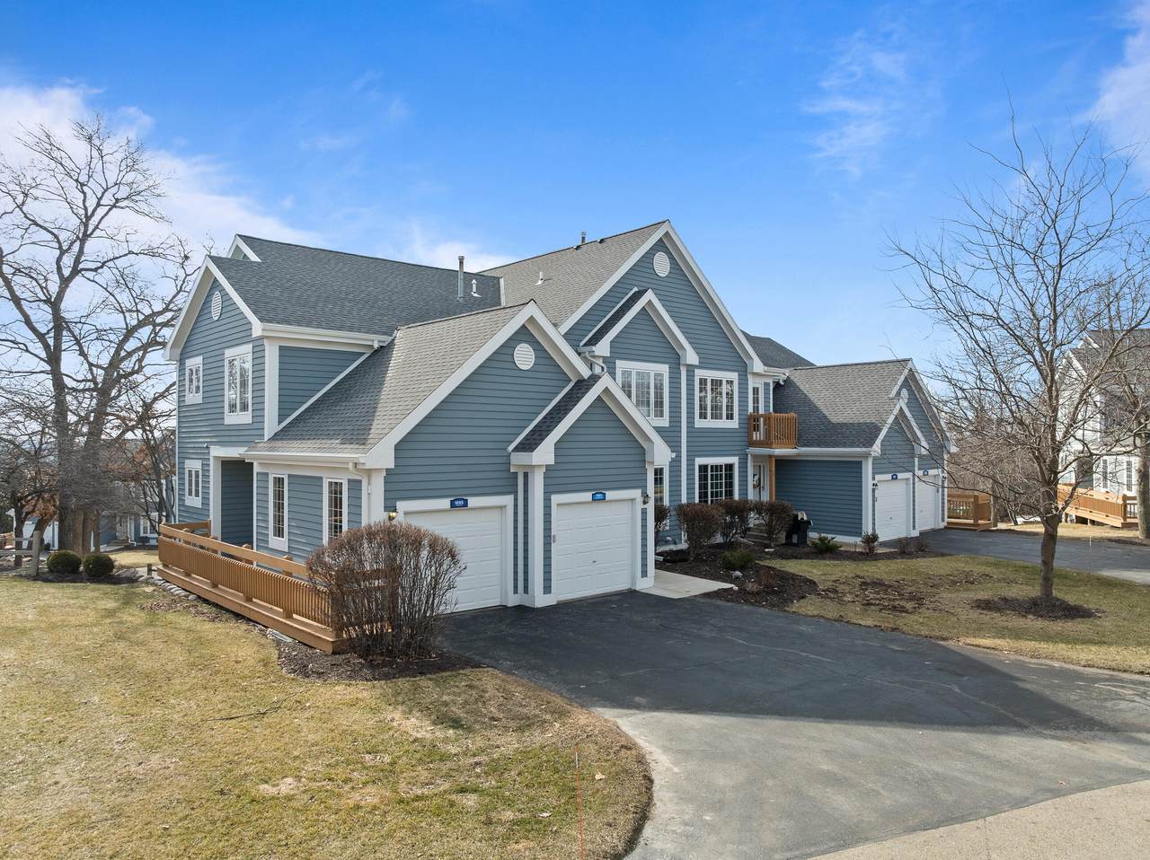 1095 Lakeland Dr - Photo 1