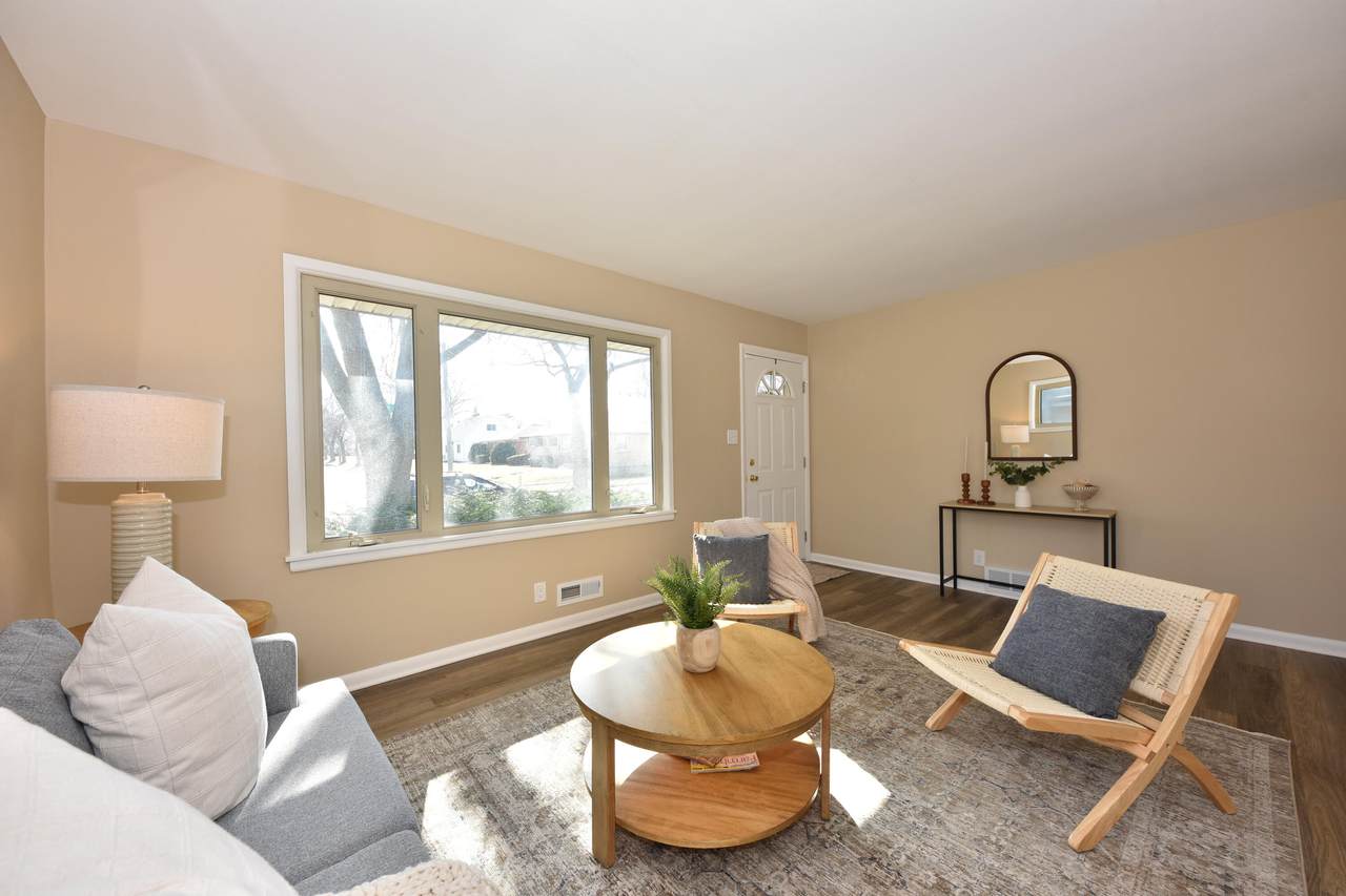 7852 Hope Ave - Photo 1
