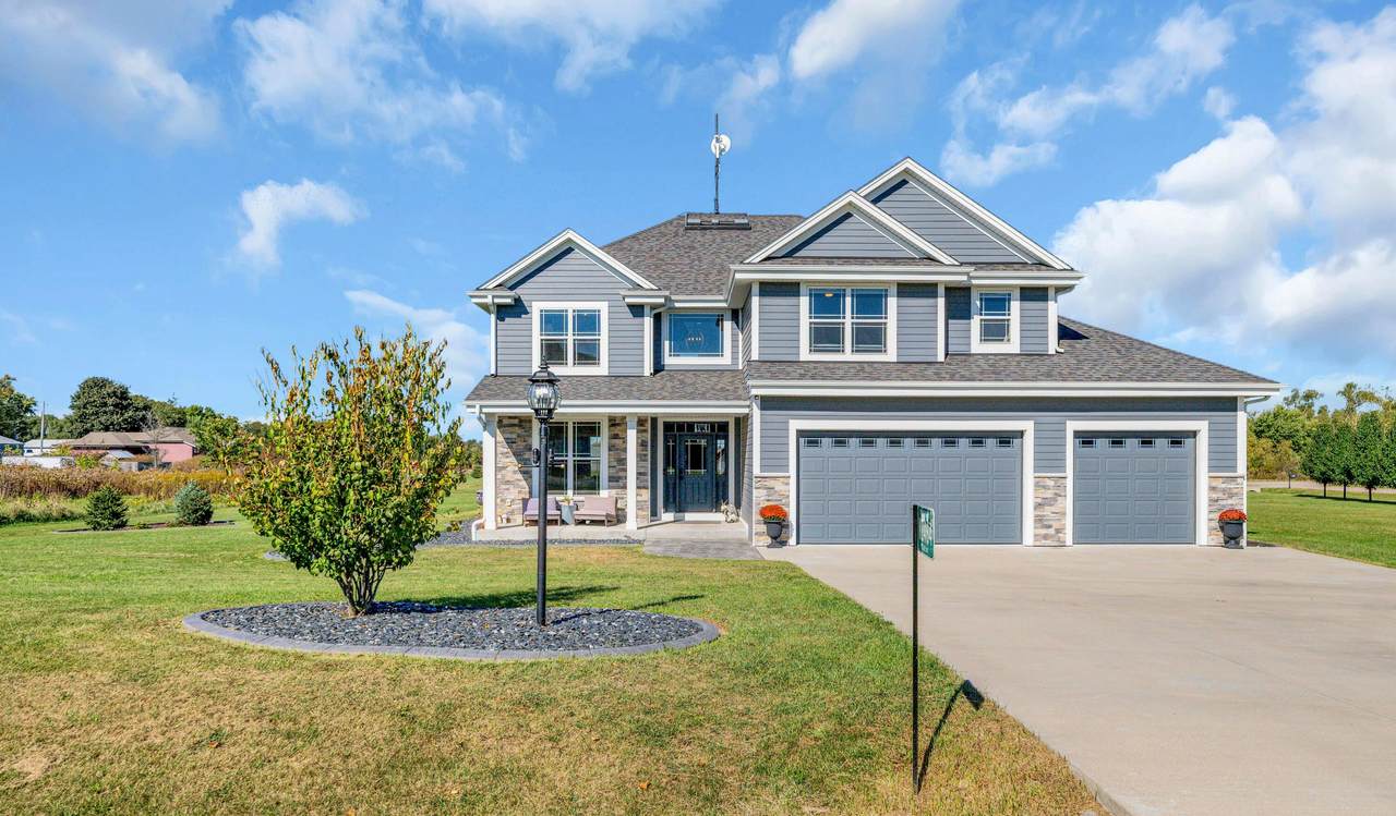 W2464 Leasure Way - Photo 1