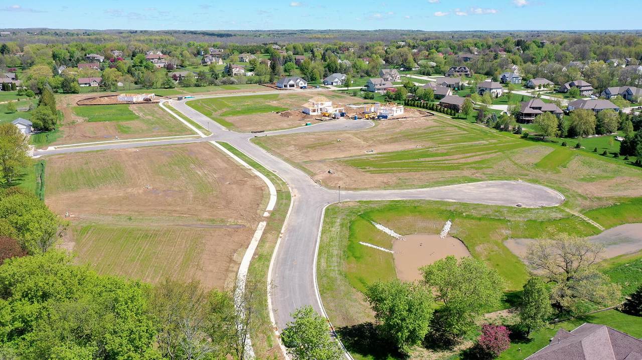 W247N7425 Carol Ann Cir - Photo 1