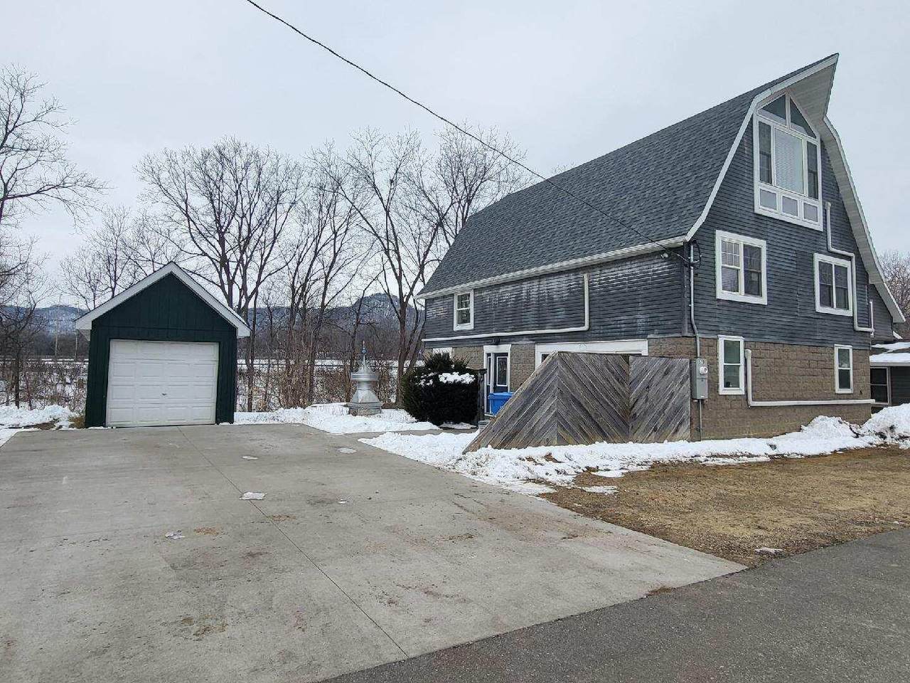 570 Main St - Photo 1