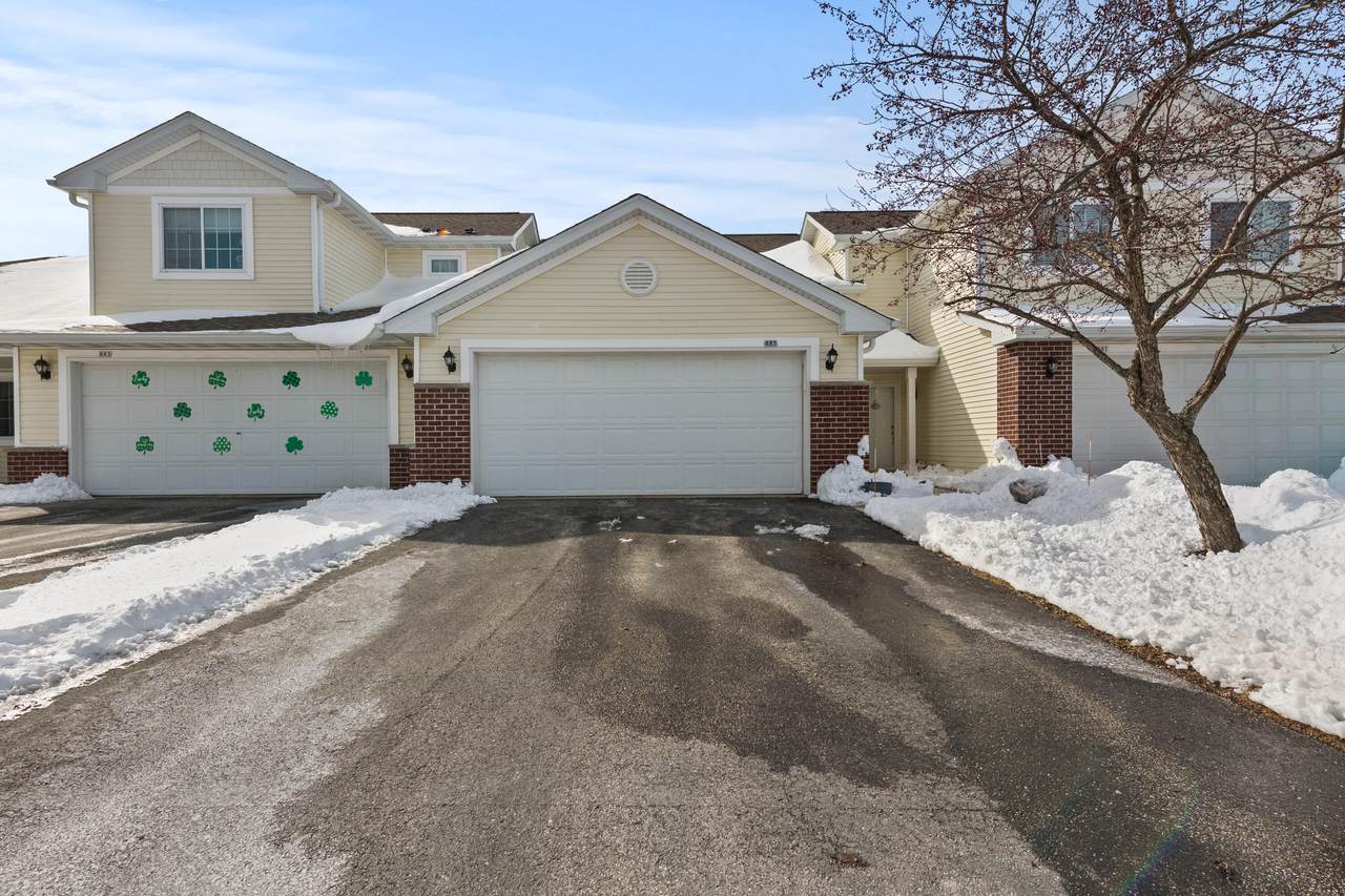 885 Cumberland Ln - Photo 1
