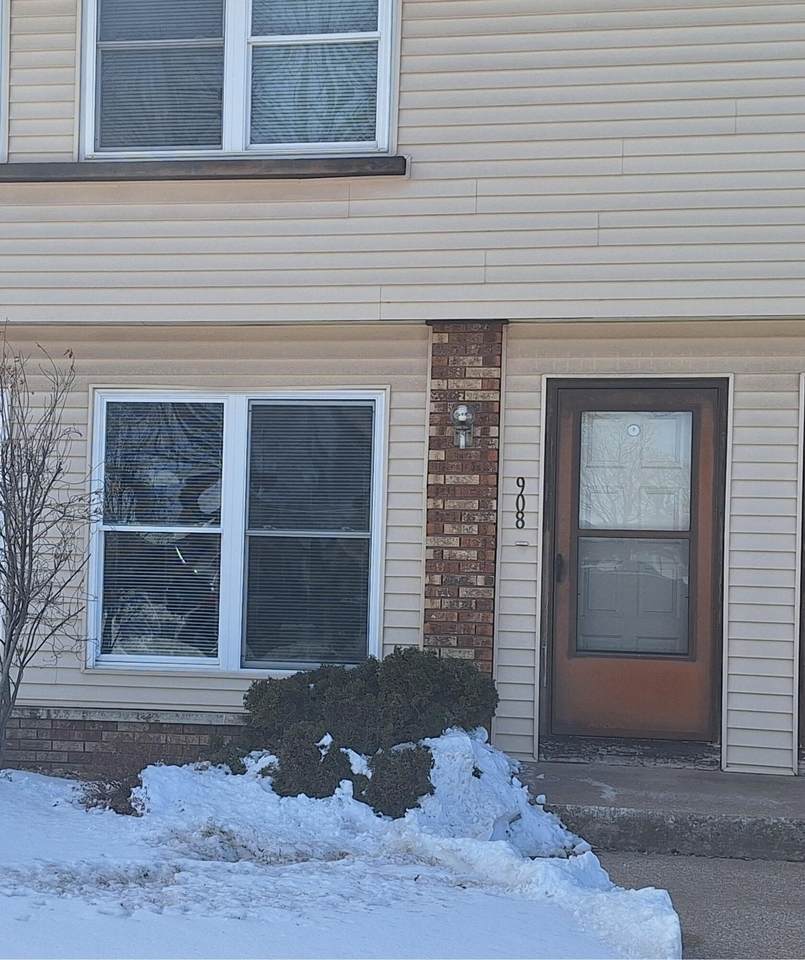 908 12th Ave - Photo 1