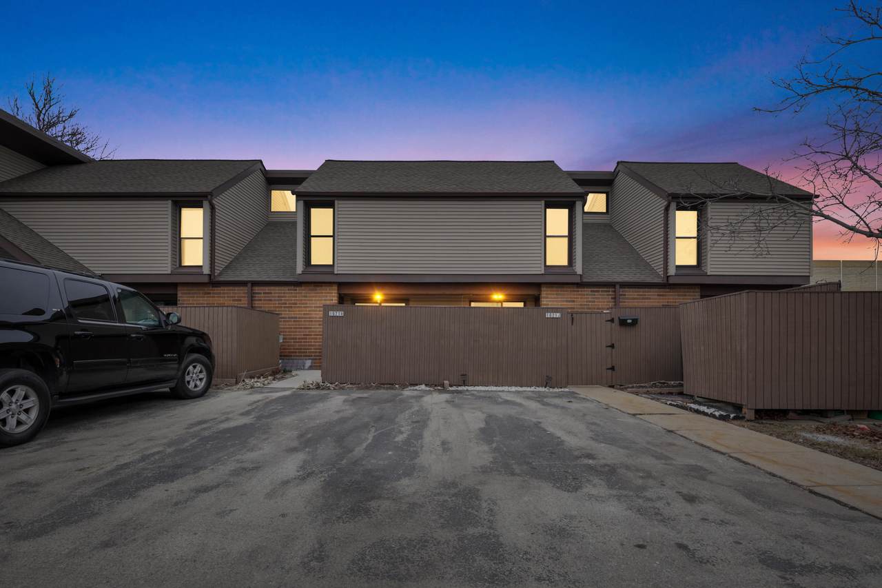 1621 Edgerton Ave - Photo 1