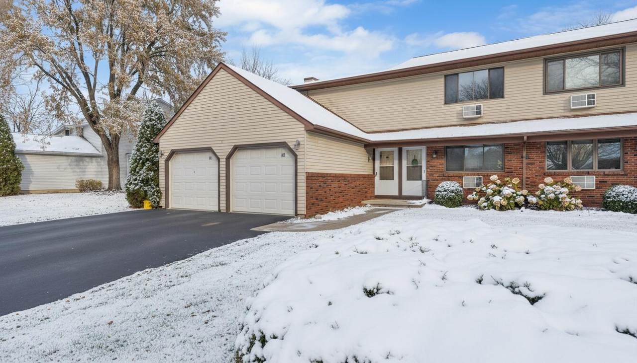 73 University Dr - Photo 1