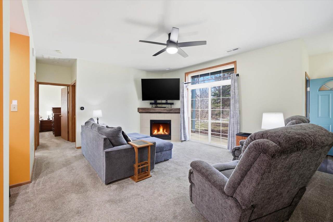 1827 Racine Ave - Photo 1