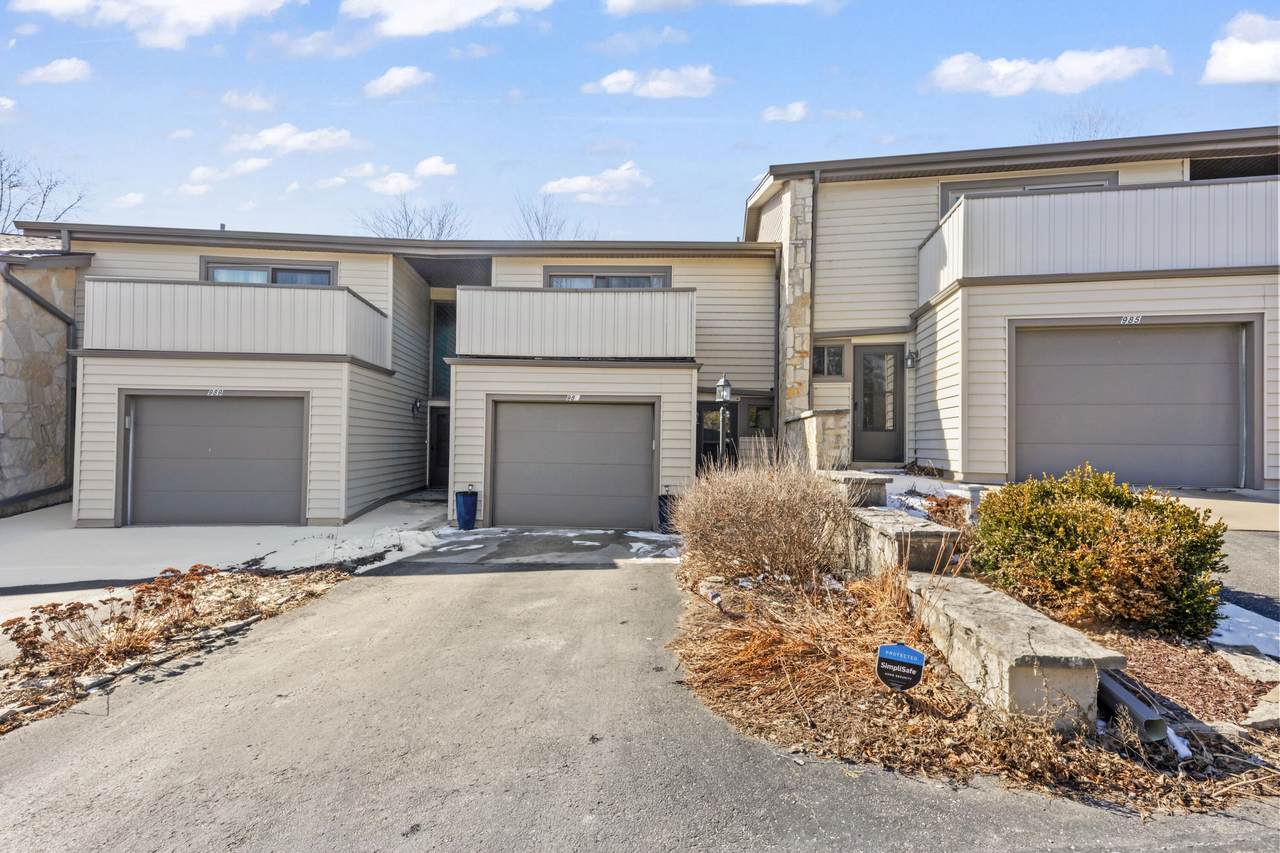 987 Lake Country Ct - Photo 1