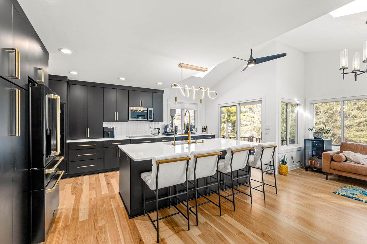 11720 Austin Ave - Photo 1