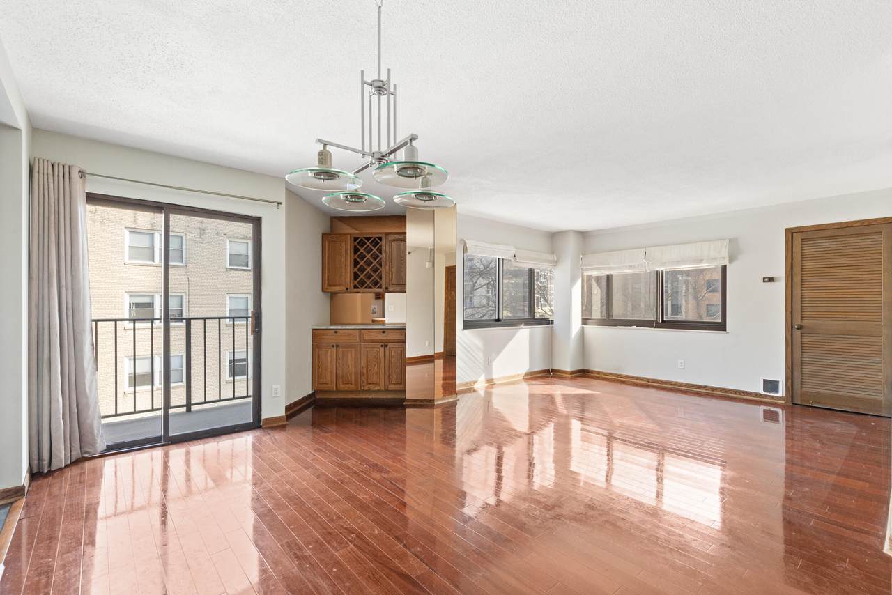 1633 Prospect Ave - Photo 1