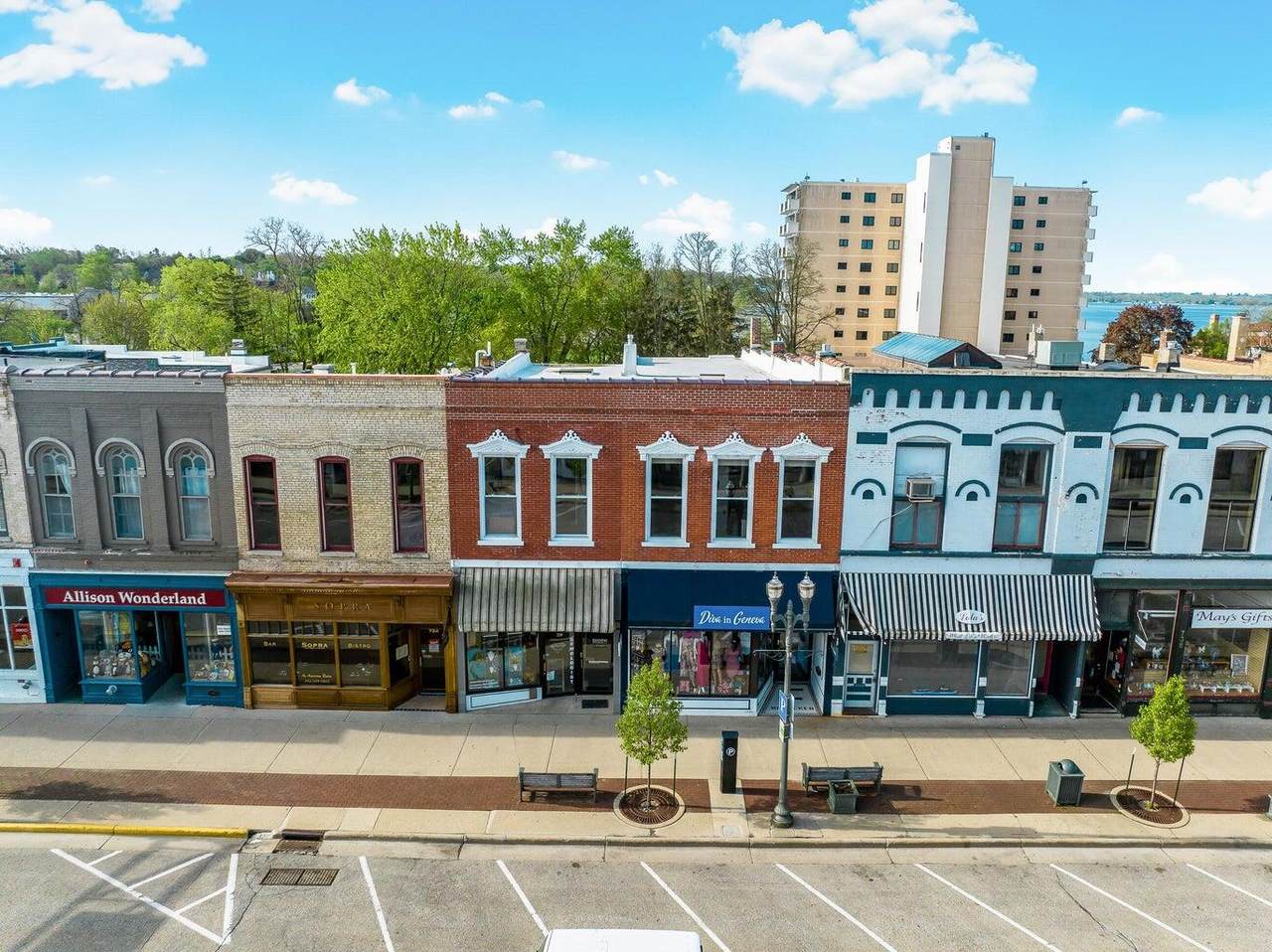 734 Main St - Photo 1