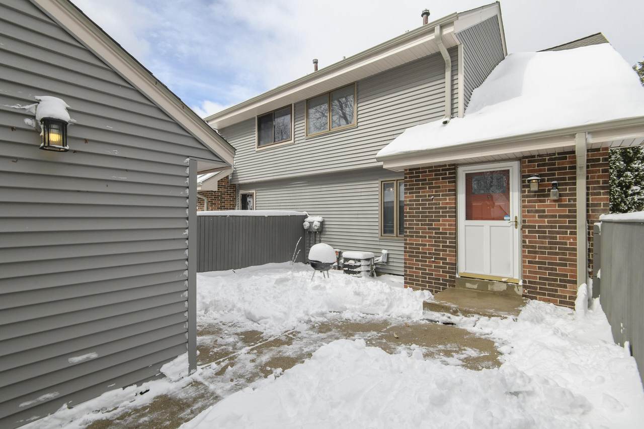 4818 19th St - Photo 1