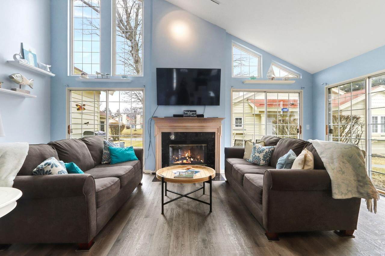 1737 Cottage Dr - Photo 1