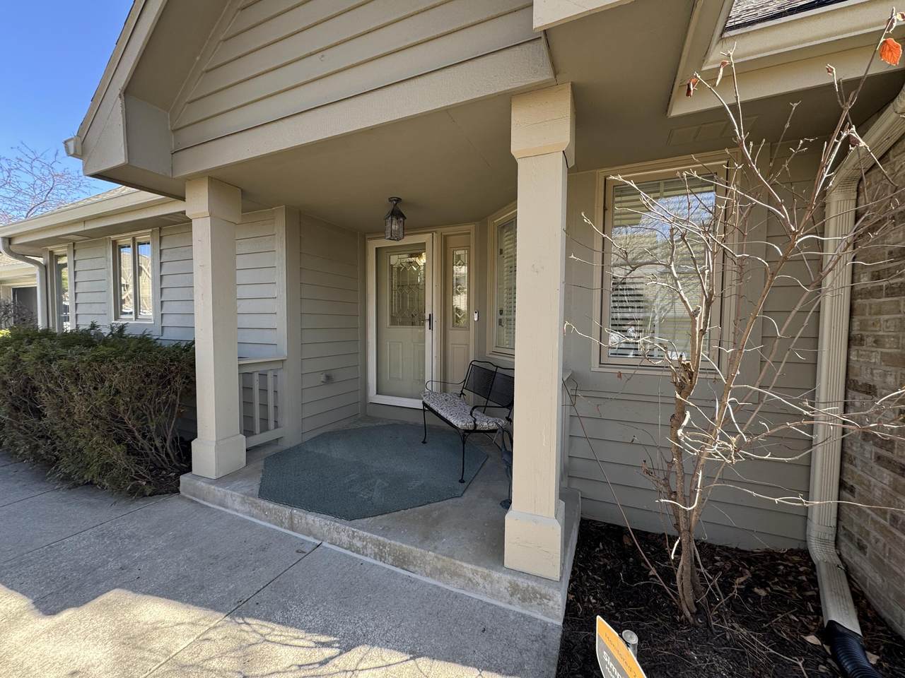 N21W24305 Cumberland Dr - Photo 1